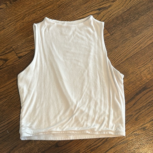 White tank - Picture 1 of 4